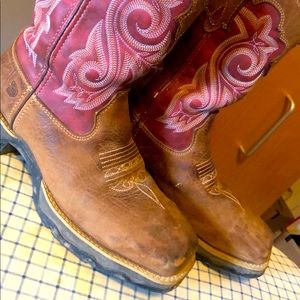 Size 7.5 womens composite toe work boots.